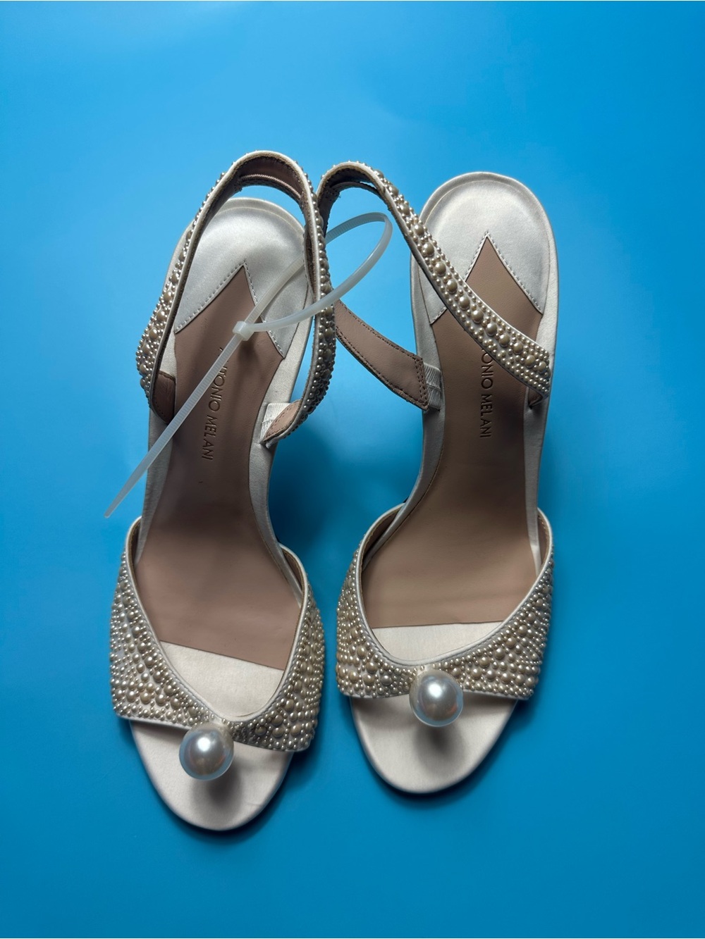 ANTONIO MELANI Pearl-Embellished Ivory Satin Heels - Picture 10 of 12